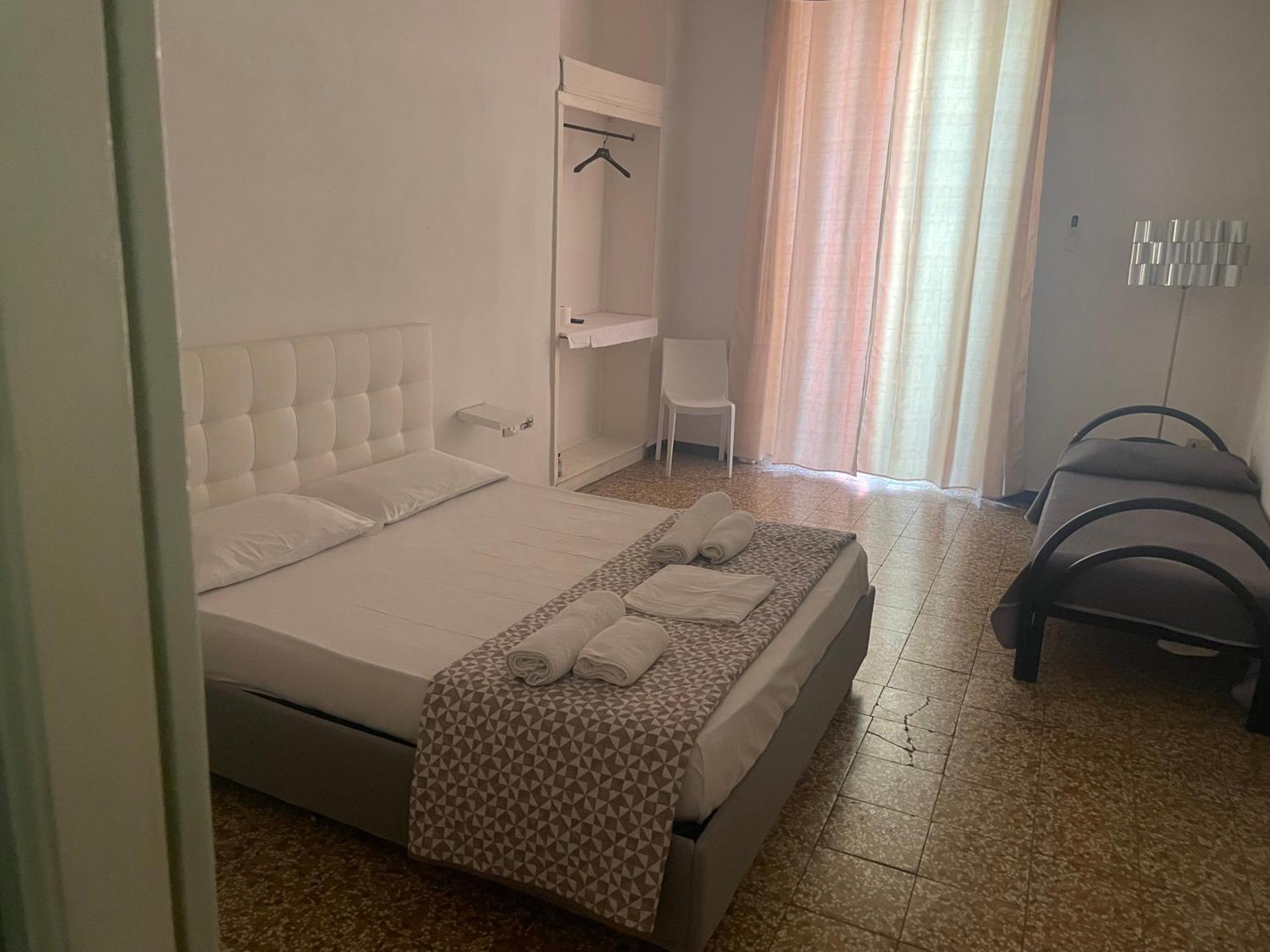 Dama Hostelbb Nápoly Kültér fotó